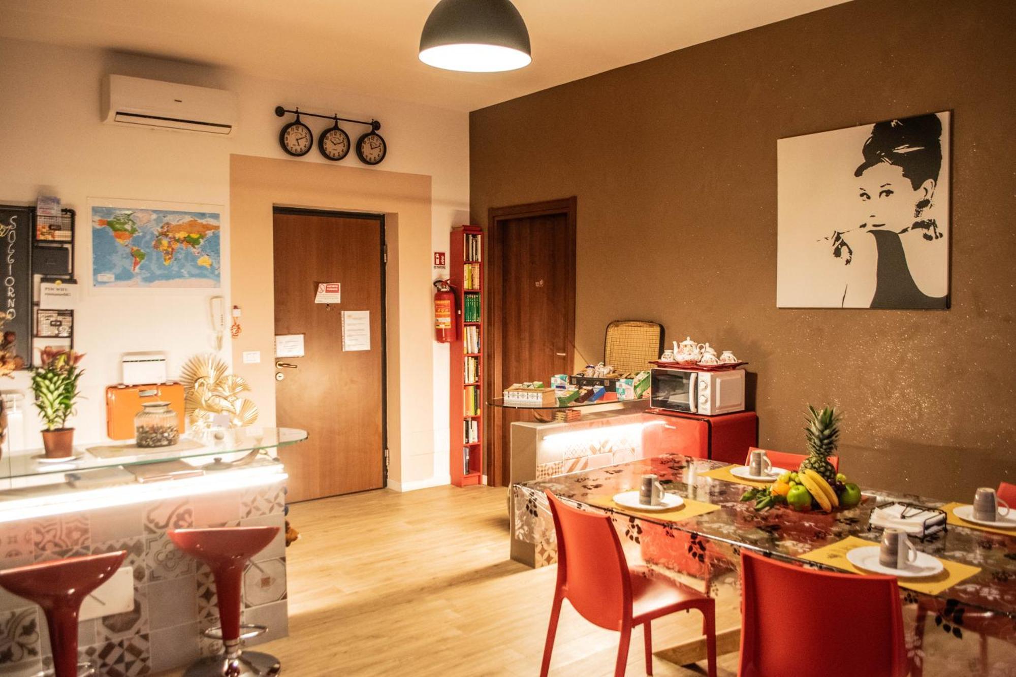 Emmanueli65 Fronte Clinica Per 4 Matrimoniale E Castello Bed & Breakfast เปียเชนซา ภายนอก รูปภาพ