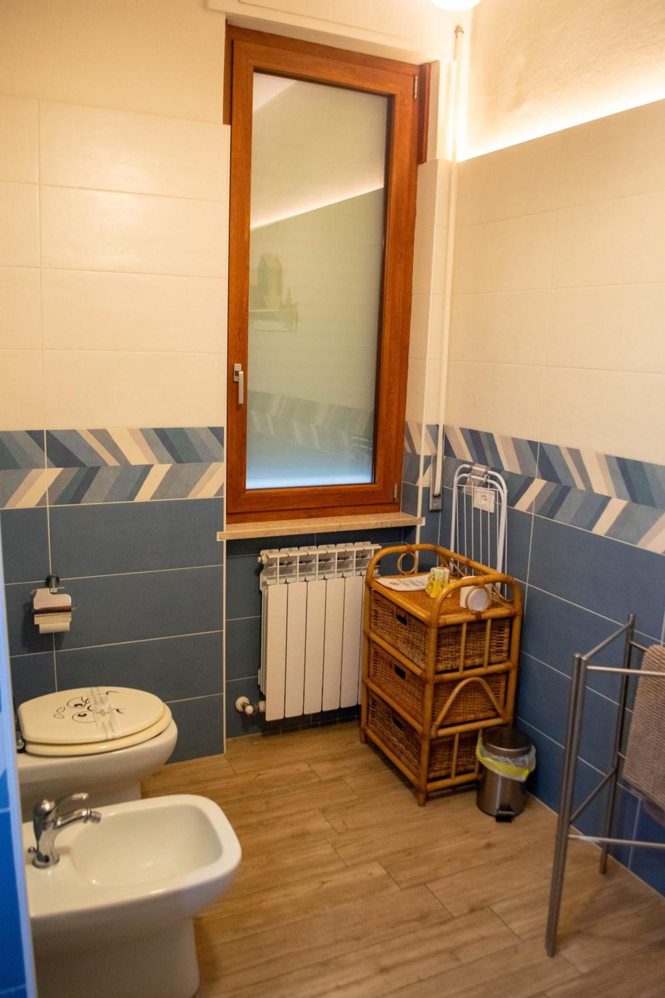 Emmanueli65 Fronte Clinica Per 4 Matrimoniale E Castello Bed & Breakfast เปียเชนซา ภายนอก รูปภาพ
