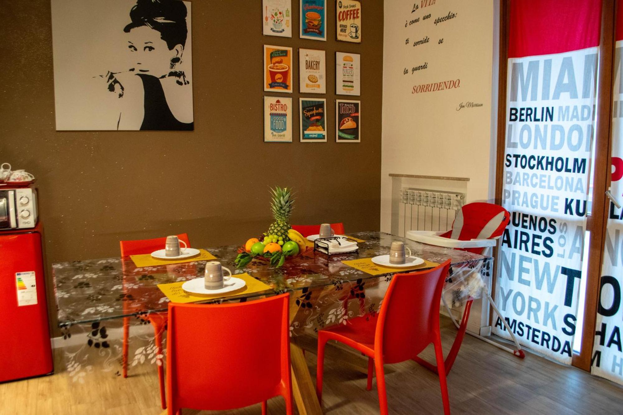 Emmanueli65 Fronte Clinica Per 4 Matrimoniale E Castello Bed & Breakfast เปียเชนซา ภายนอก รูปภาพ